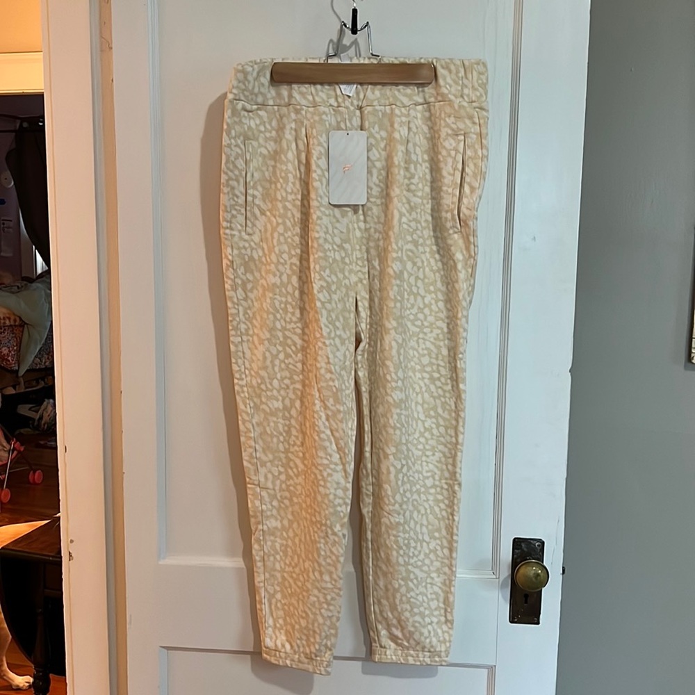 Fabletics high waisted joggers, new with tags, size L, beige print.